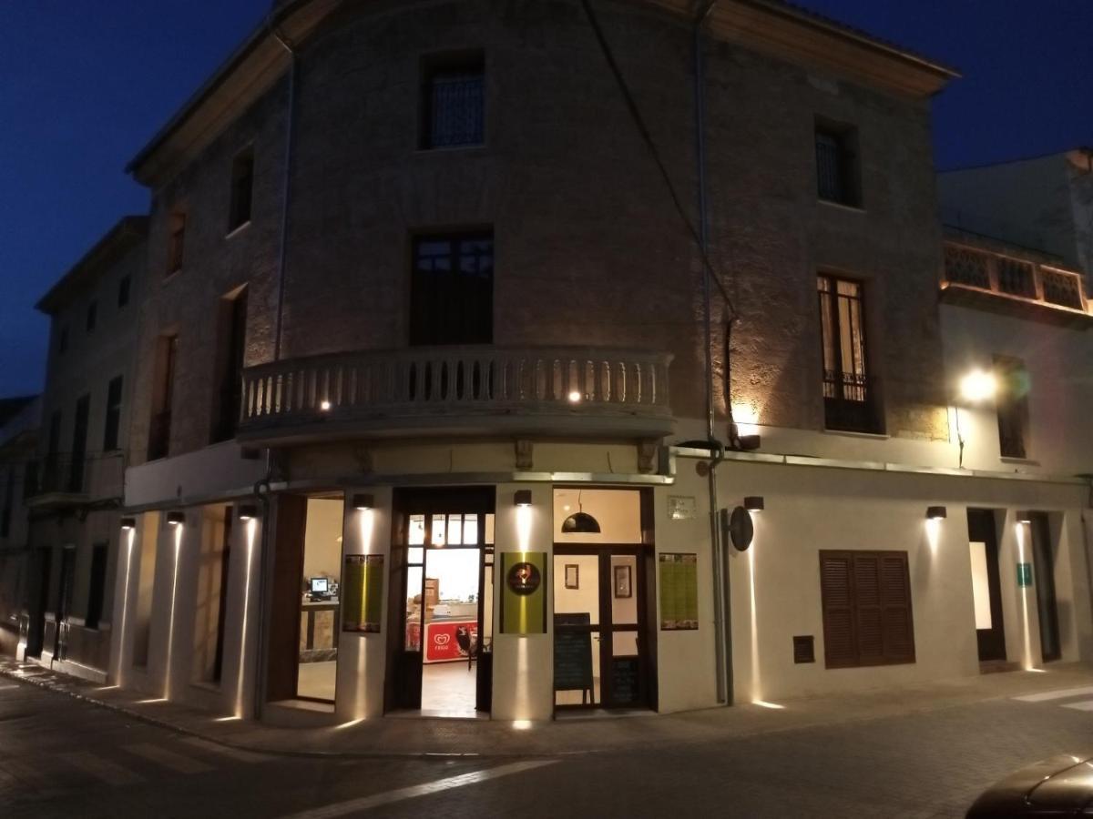 Ti Central Maria Maria De La Salut Bagian luar foto
