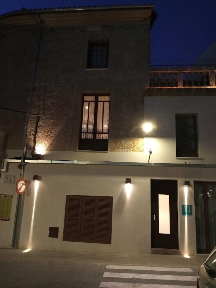 Ti Central Maria Maria De La Salut Bagian luar foto